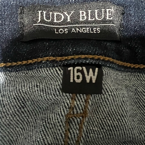 Judy Blue Jeans - Picture 3 of 10